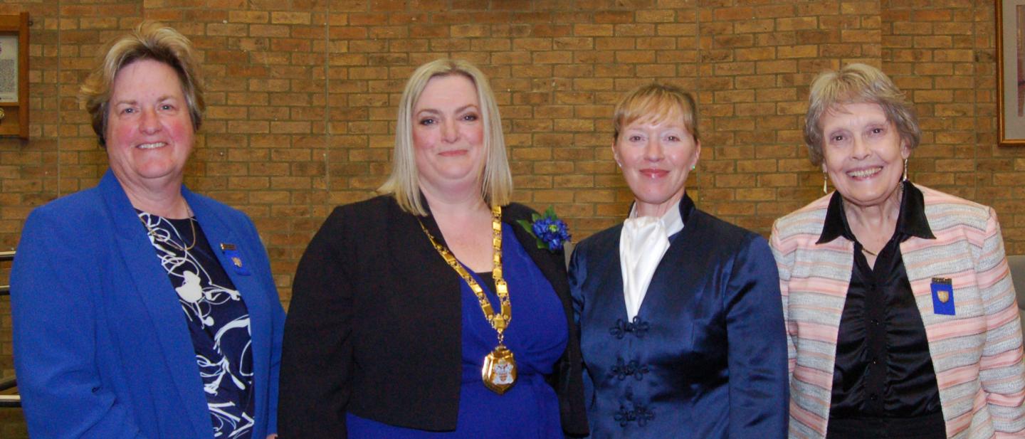 Current and former female mayors